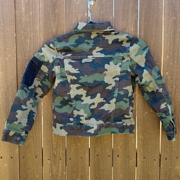 Levi’s Boys Camo Jean Jacket Size 7 | Snap Buttons + Sleeve Pocket - Picture 2 of 6